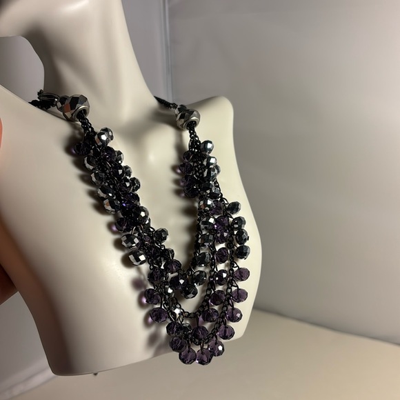 Jewelry - Stunning purple silver and black contrast 10-12 inches long necklace